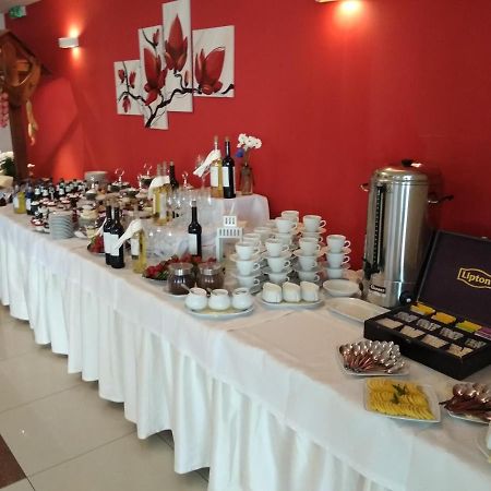 Hotel Kaprys Свидник Экстерьер фото