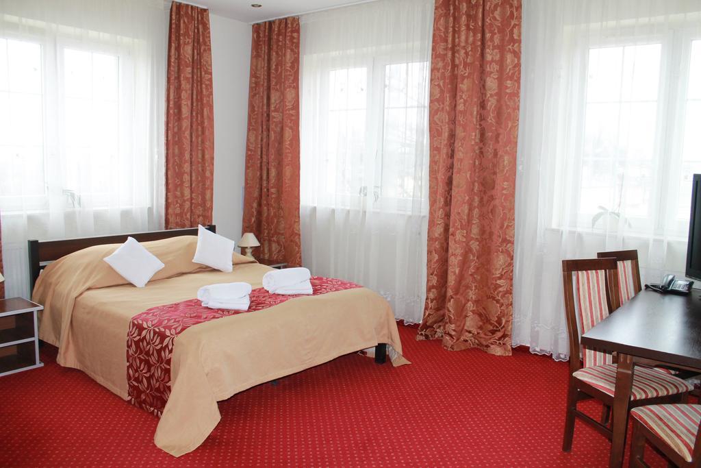 Hotel Kaprys Свидник Экстерьер фото