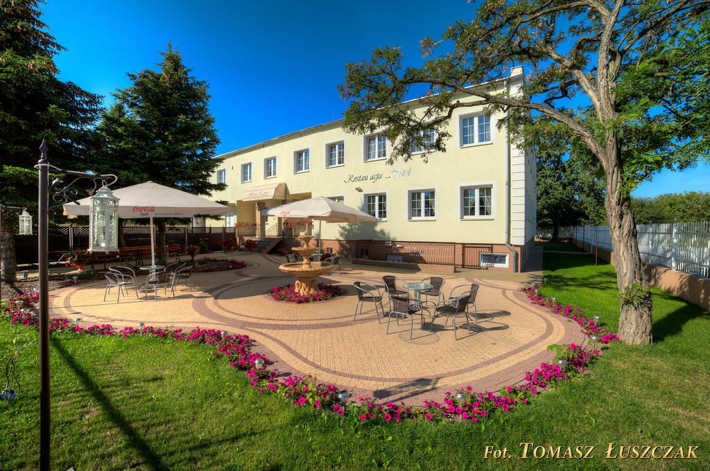 Hotel Kaprys Свидник Экстерьер фото